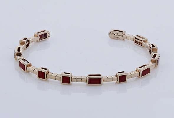 Jewelry photo before retouching