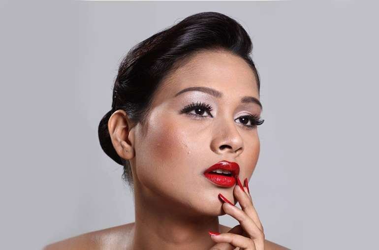 High-end glamour retouching before sample